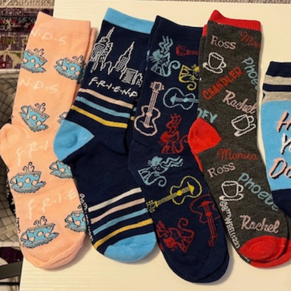 Friends Novelty Socks - 15 pair - average Women's size (6/7-10) - Picture 3 of 5